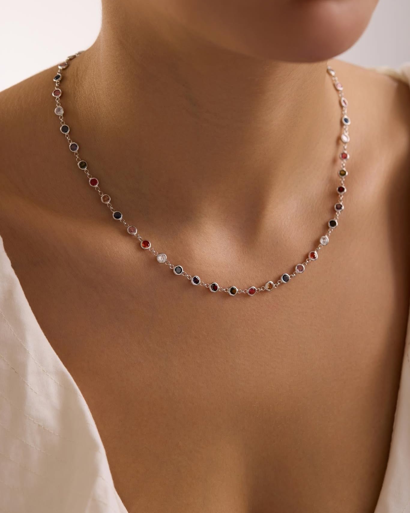 Zarif Renk Taşlı Zincir Kolye